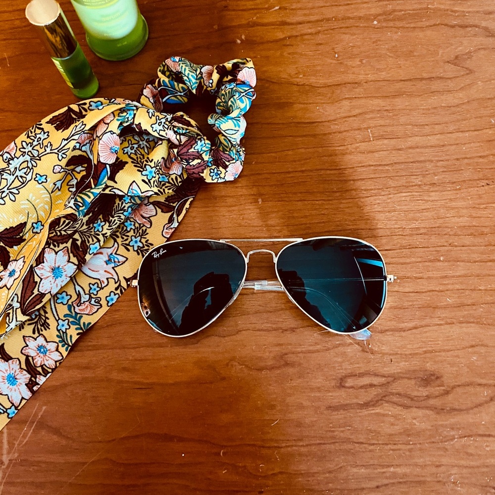 Black aviator ray bans